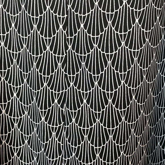 Pinch Scallop V Neck Dress - Picture 5 of 5